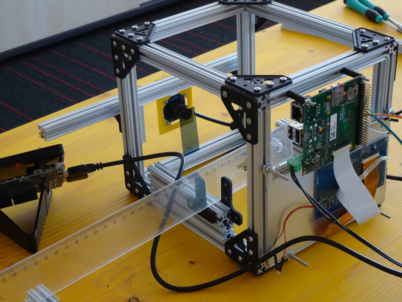 Polarizer Demo Rückansicht - Blick auf die Kamera mit Filter